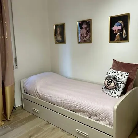 Romantico Centro Storico Con Parcheggio Comodo Апартаменты *