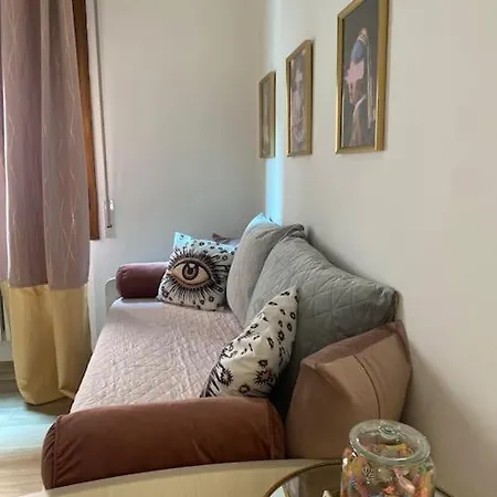 Romantico Centro Storico Con Parcheggio Comodo Апартаменты