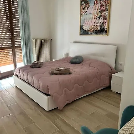 Apartment Romantico Centro Storico Con Parcheggio Comodo Reggio Emilia