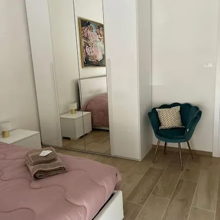 Romantico Centro Storico Con Parcheggio Comodo Apartment Reggio Emilia